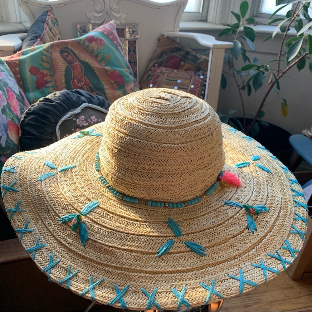 Amazing and Gorgeous Wide Brim Sun Hat 😍😎☀️